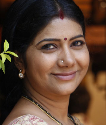 Pasupu Kumkuma Serial Actress Anjali Photos