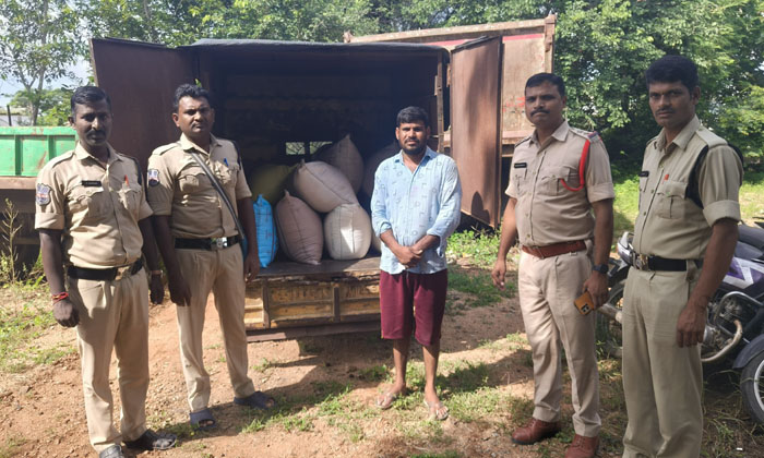  Arrest Of Illegally Transported Ration Rice, Transported Ration Rice, Arrested-TeluguStop.com