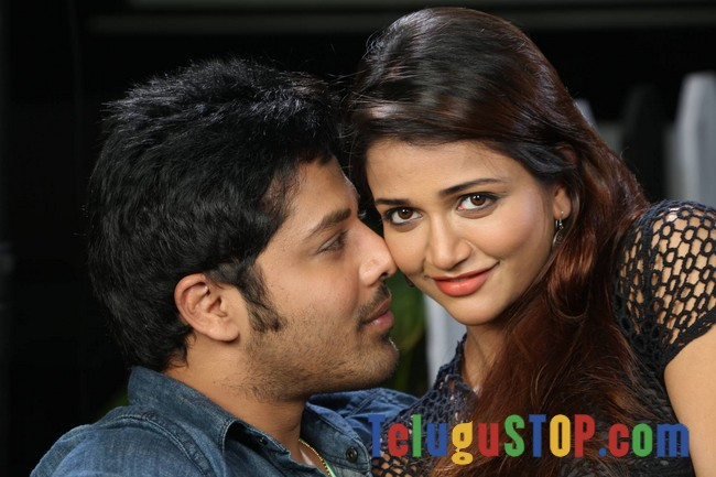 365 days movie stills- Photos,Spicy Hot Pics,Images,High Resolution WallPapers Download