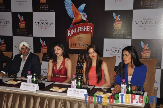 4th edition of kingfisher uhi fashion week pm- Photos,Spicy Hot Pics,Images,High Resolution WallPapers Download