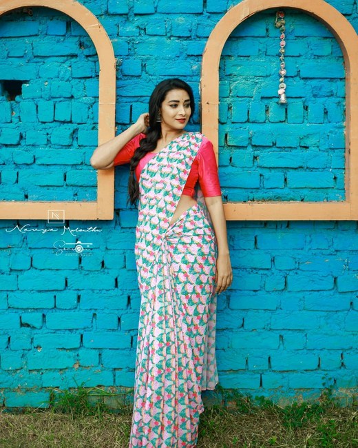 Actress bhanu shree captivating pictures-Actressbhanu, Bhanu Shree, Bhanushree, Tollywoodanchor Photos,Spicy Hot Pics,Images,High Resolution WallPapers Download