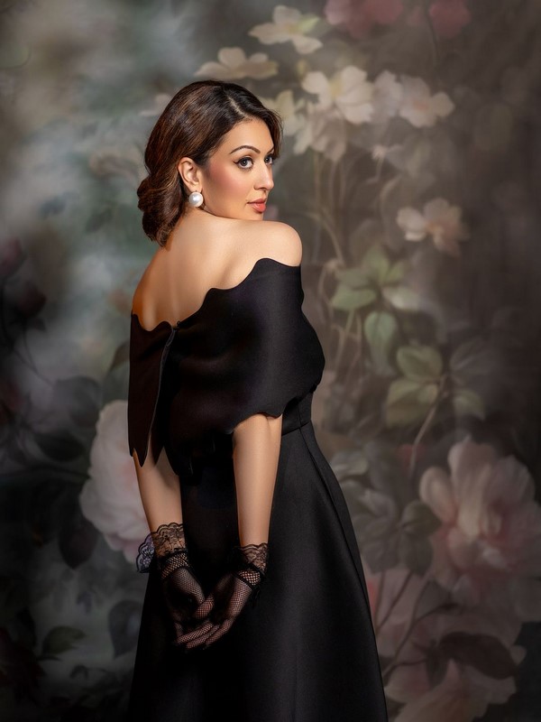 Actress hansika motwani glamorous poses-Bhabhijighar, Hansika Motwani, Hansikamotwani, Tv Actress, Tvactress Photos,Spicy Hot Pics,Images,High Resolution WallPapers Download