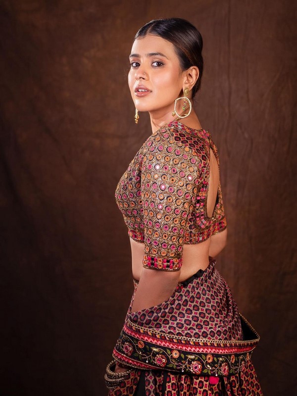 Actress hebah patel sheth will surely slays with this pictures-Actresshebah, Hebah Patel, Hebahpatel, Vatsalsheth Photos,Spicy Hot Pics,Images,High Resolution WallPapers Download