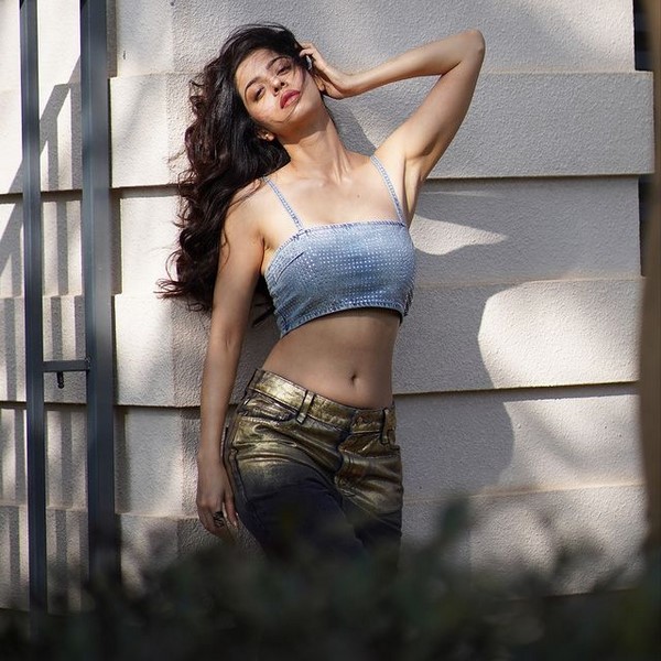 Actress vedhika showing novel and waist beauty in those poses-Actress Vedhika, Actressvedhika, Vedhika, Vedhika Actress, Vedhika Kumar, Vedhikalatest Photos,Spicy Hot Pics,Images,High Resolution WallPapers Download