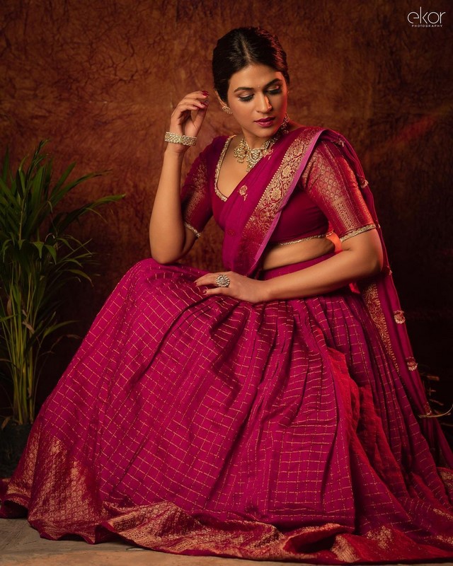 Actress shraddha maroon color saree looks are cool and trendy her images-Shraddhaakapoor, Shraddhacute, Actressshraddha, Shraddhakapoor, Shraddha Kapoor, Shraddha Maroon Photos,Spicy Hot Pics,Images,High Resolution WallPapers Download