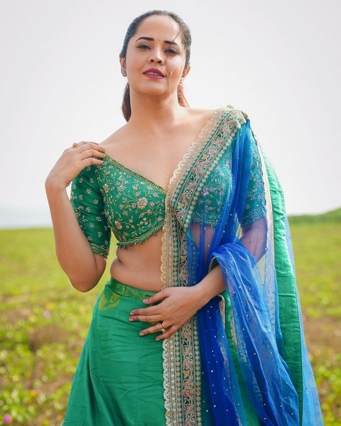 Anasuya bharadwaj looks firey spicy in this picture-Anasuya, Anchor Anasuya, Anchoranasuya Photos,Spicy Hot Pics,Images,High Resolution WallPapers Download