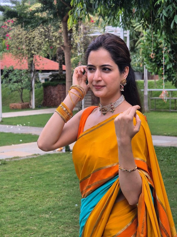 Beautiful ashik ranganaths photo shoot in sand goes viral-Ashikaranganath Photos,Spicy Hot Pics,Images,High Resolution WallPapers Download