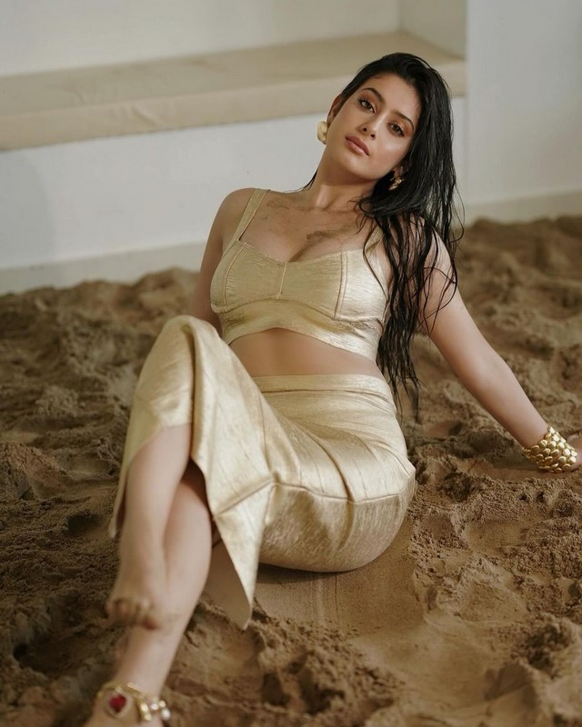 Beautiful isha malviya photo shoot in sand goes viral-Actressisha, Isha Malviya, Ishamalviya Photos,Spicy Hot Pics,Images,High Resolution WallPapers Download