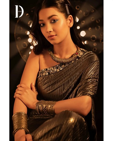 Digangana suryavanshi is stealing fans minds with the door magazine photoshoot- Photos,Spicy Hot Pics,Images,High Resolution WallPapers Download