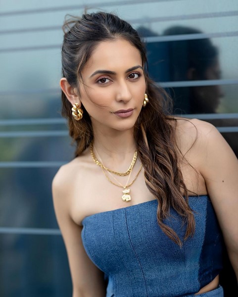 Heroine rakul preet singh glamorous images sweeping the internet-Actressrakul, Rakul Preet, Rakulpreet Photos,Spicy Hot Pics,Images,High Resolution WallPapers Download