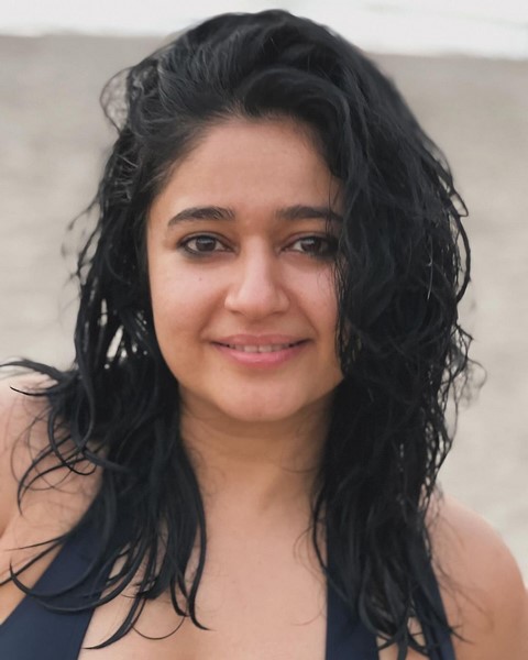 Poonam bajwa is chilling in the summer and showing off her beauty and blowing her fans-Actresspoonam, Poonam Bajwa, Poonambajwa Photos,Spicy Hot Pics,Images,High Resolution WallPapers Download