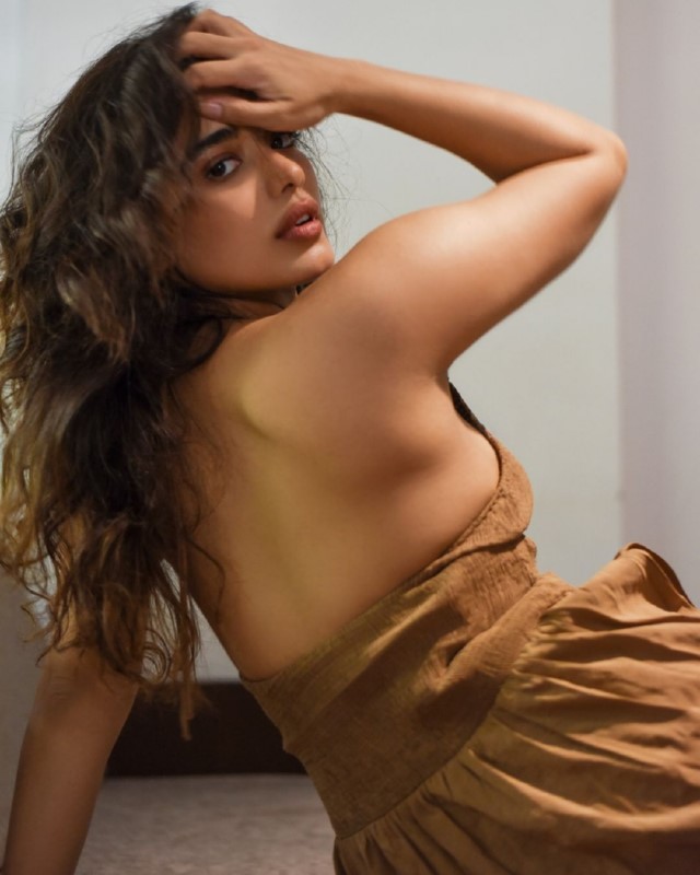 Raises the temperature with these pictures of ketika sharma-Actressketika Photos,Spicy Hot Pics,Images,High Resolution WallPapers Download