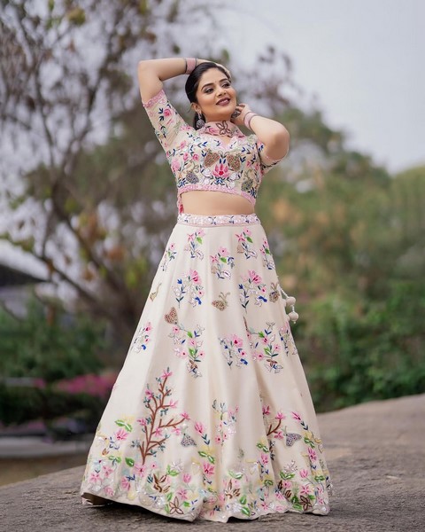 Sreemukhi looks fiery beauty in these picture-Anchorsreemukhi, Biggboss, Sreemukhi, Sreemukhidance, Sreemukhi Dance, Sreemukhi Maa, Sreemukhitravel, Sreemukhi Vlogs, Sreemukhiyotube, Sreemukhiyt Photos,Spicy Hot Pics,Images,High Resolution WallPapers Download