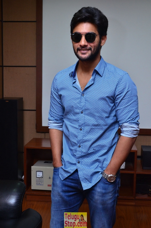 Aadi interview stills- Photos,Spicy Hot Pics,Images,High Resolution WallPapers Download