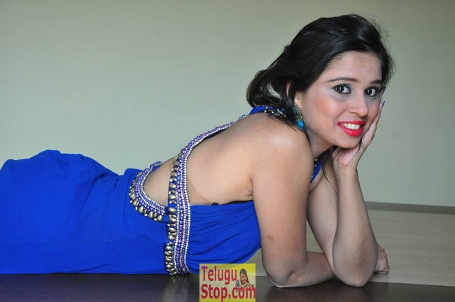 Aaleesha stills- Photos,Spicy Hot Pics,Images,High Resolution WallPapers Download