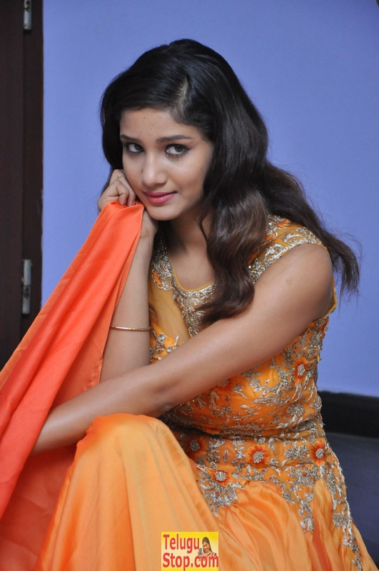 Aarthi new stills- Photos,Spicy Hot Pics,Images,High Resolution WallPapers Download