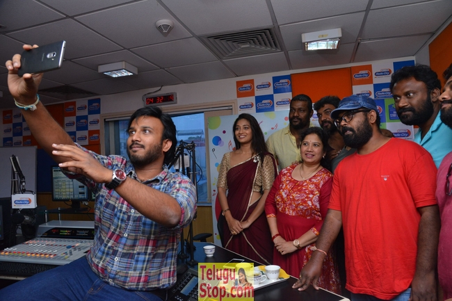 Aavu puli madhyalo prabhas pelli song launch radio city- Photos,Spicy Hot Pics,Images,High Resolution WallPapers Download