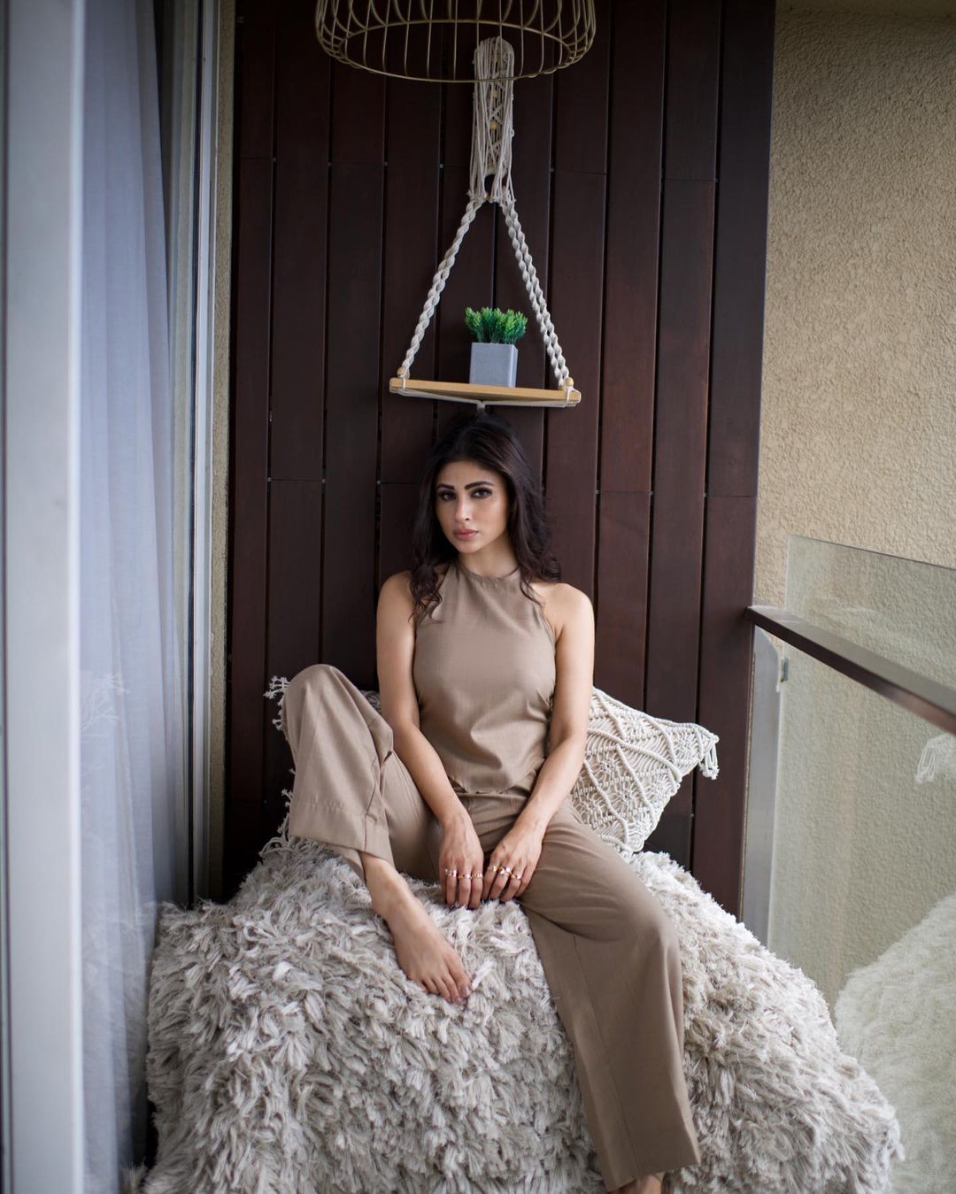 Acterss mouni roy melts our hearts with her spicy stills-Actressmouniroy, Mouniroy, Mouni Roy Photos,Spicy Hot Pics,Images,High Resolution WallPapers Download