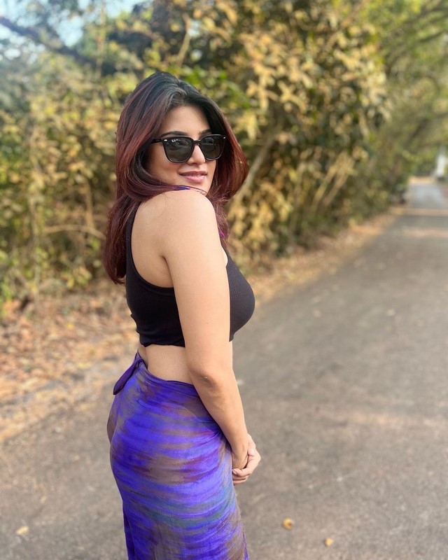 Actress aathmika looks are graceful and elegant in this pictures-Aathmika Hot, Aathmika, Aathmika Pics, Aathmika Spicy Photos,Spicy Hot Pics,Images,High Resolution WallPapers Download