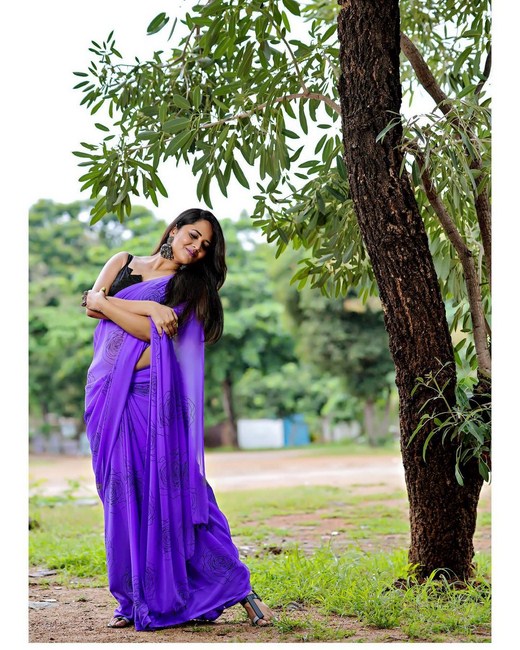 Actress anasuya bharadwaj blue saree black blouse glamorous images-Actressanasuya, Teluguanchor Photos,Spicy Hot Pics,Images,High Resolution WallPapers Download