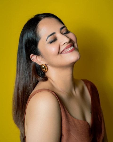 Actress anasuya bharadwaj cut and beautiful images-Actressanasuya, Anasuya, Anchor Anasuya, Anchoranasuya Photos,Spicy Hot Pics,Images,High Resolution WallPapers Download