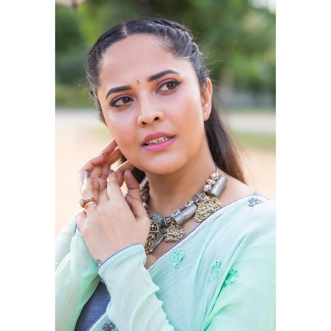 Actress anasuya bharadwaj glamorous images sweeping the internet-Actressanasuya, Anchoranasuya, Teluguactress, Teluguanchor Photos,Spicy Hot Pics,Images,High Resolution WallPapers Download