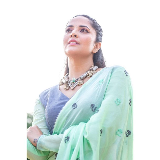 Actress anasuya bharadwaj glamorous images sweeping the internet-Actressanasuya, Anchoranasuya, Teluguactress, Teluguanchor Photos,Spicy Hot Pics,Images,High Resolution WallPapers Download