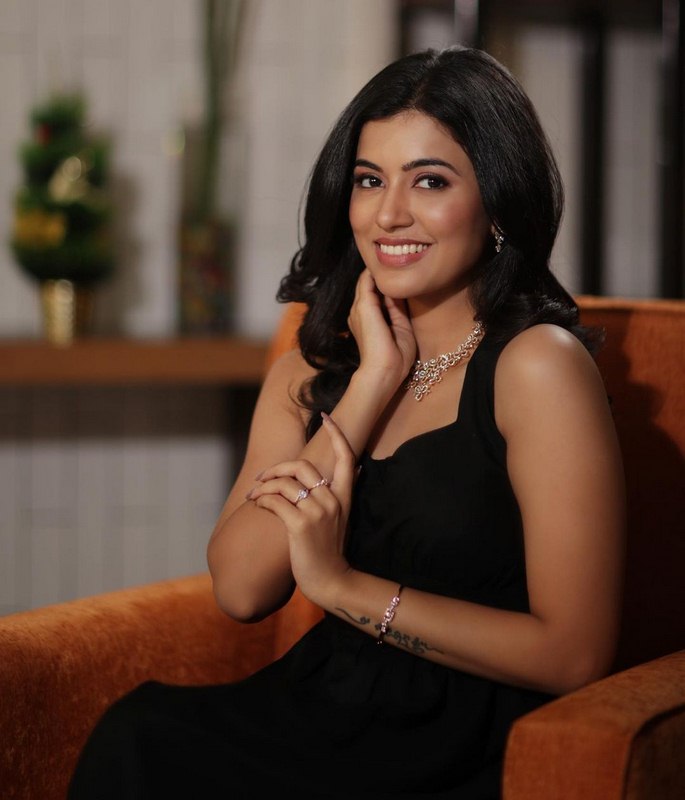 Actress anju kurian captivating clicks-Anjukurian, Anju Kurian Photos,Spicy Hot Pics,Images,High Resolution WallPapers Download