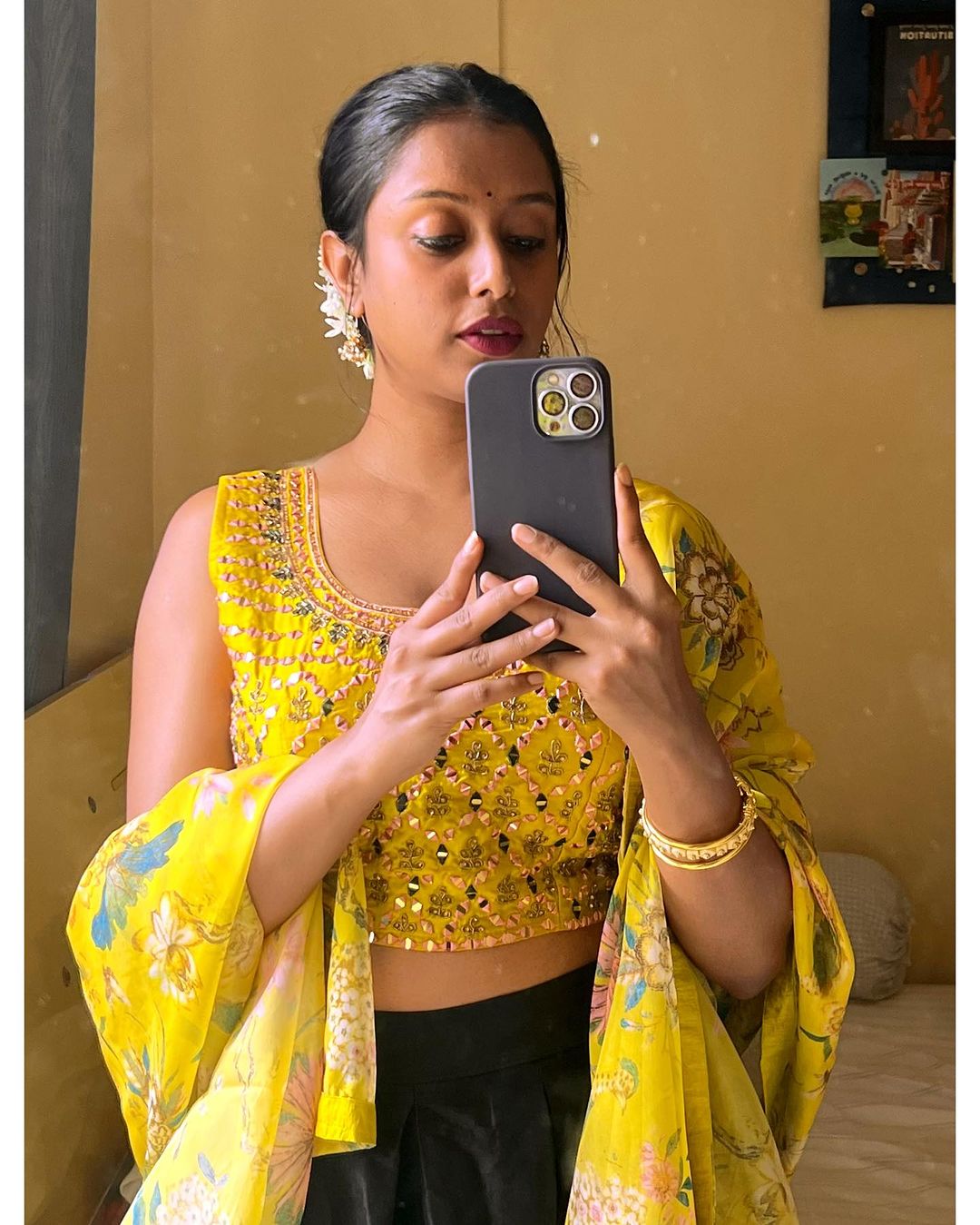 Actress apoorva jayarajan beautiful images-Actressapoorva Photos,Spicy Hot Pics,Images,High Resolution WallPapers Download