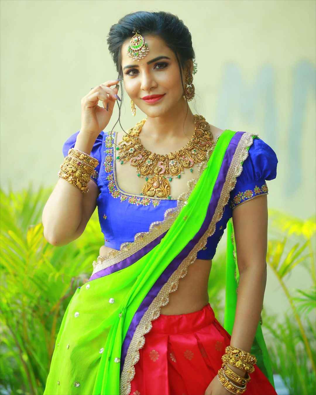 Actress ashu reddy hot poses in off saree-Actressashu, Ashu Reddy Photos,Spicy Hot Pics,Images,High Resolution WallPapers Download