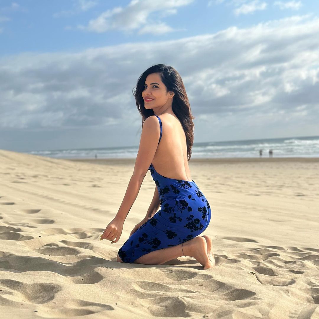 Actress ashu reddy latest beach vibes-Actressashu, Ashu Reddy Photos,Spicy Hot Pics,Images,High Resolution WallPapers Download