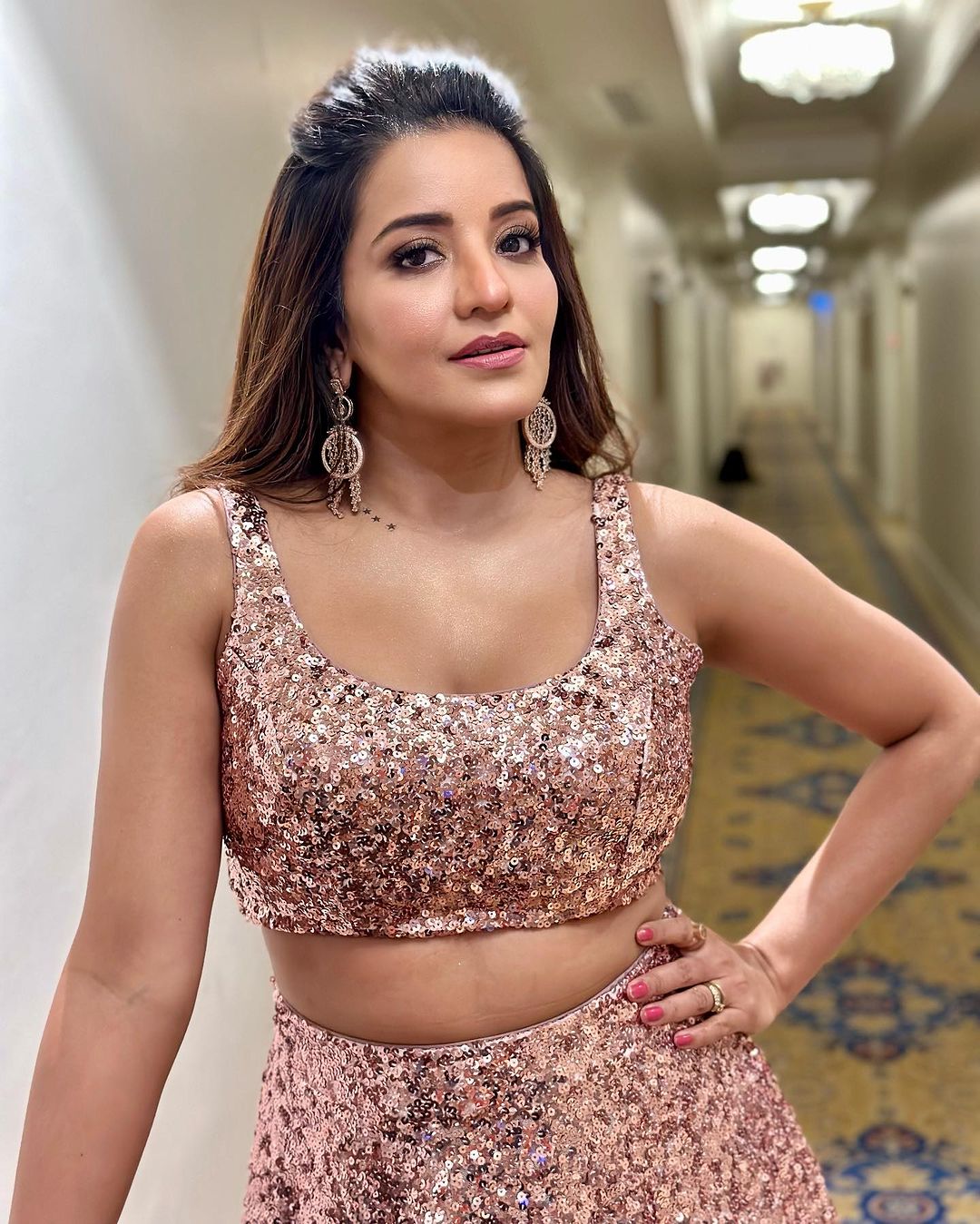 Actress asli monalisa looks pretty and elegant in this pictures-Monalisaawesome, Monalisa, Monalisa Trendy Photos,Spicy Hot Pics,Images,High Resolution WallPapers Download