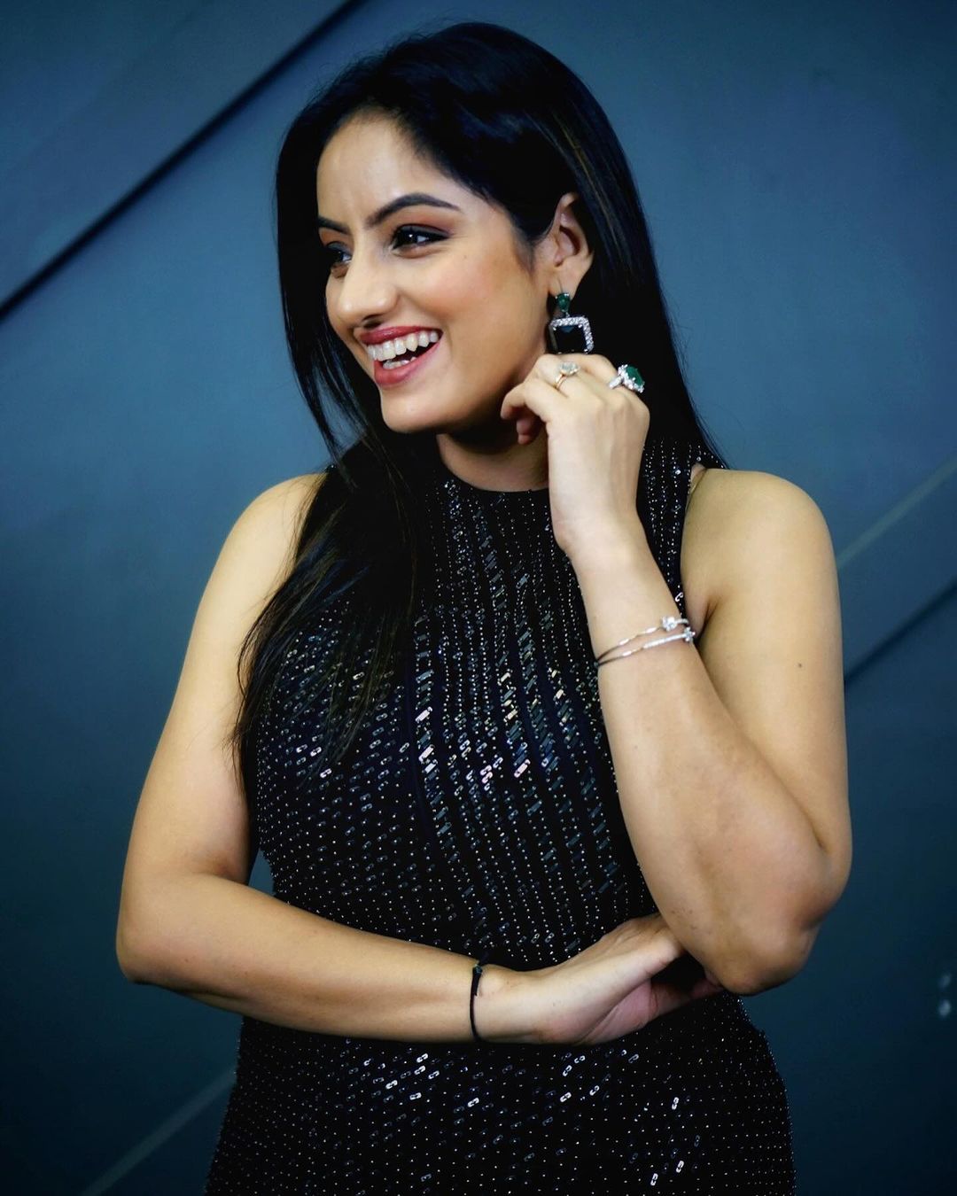 Actress deepika singh looks stunning in this dress-Actressdeepika, Deepika Singh Photos,Spicy Hot Pics,Images,High Resolution WallPapers Download