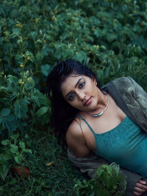 Actress eesha rebba in stylish looks photos gallery-Actresseesha, Eesha Rebba, Eesharebba, Eesha Rebba Hot, Esha Rebba, Teluguactress Photos,Spicy Hot Pics,Images,High Resolution WallPapers Download