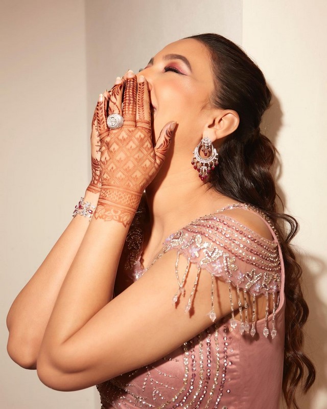 Actress gauahar khan beautiful pictures-@gauahar_khan, Gauaharkhan, Actressgauahar, Gauahar Khan Photos,Spicy Hot Pics,Images,High Resolution WallPapers Download