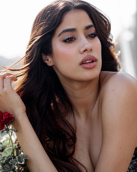 Actress janhvi kapoor mind blowing pictures-Janhvi Kapoor, Janhvikapoor, Jhanvi Kapoor Photos,Spicy Hot Pics,Images,High Resolution WallPapers Download