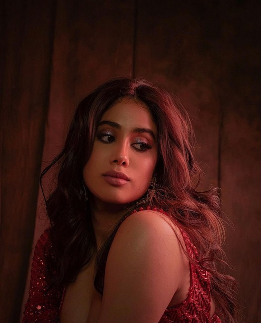Actress janhvi kapoor stands for adorable beauty-Actressjanhvi, Janhvi Kapoor, Janhvikapoor Photos,Spicy Hot Pics,Images,High Resolution WallPapers Download