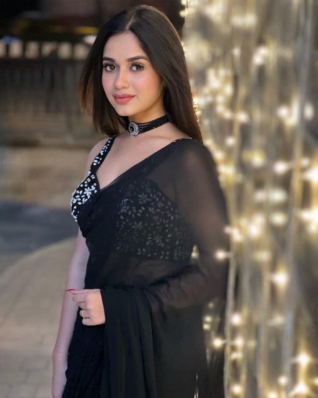 Actress jannat zubair rahmani looks stunningly beautiful in this pictures-Jannatzubair, Actressjannat Photos,Spicy Hot Pics,Images,High Resolution WallPapers Download