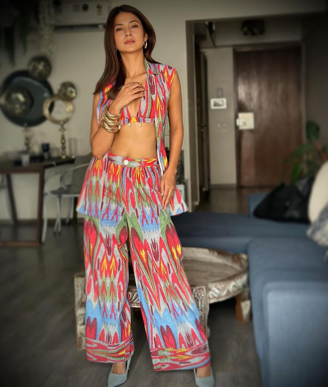Actress jennifer winget looks amazing in this pose-Actressjennifer, Jennifer Winget Photos,Spicy Hot Pics,Images,High Resolution WallPapers Download