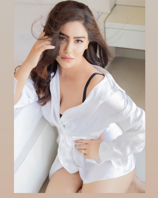 Actress kangna sharma stunning and hot look images-Kangnasharma, Actresskangna, Kangna Sharma Photos,Spicy Hot Pics,Images,High Resolution WallPapers Download