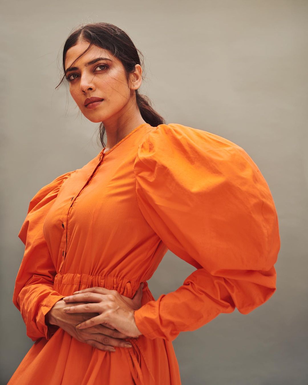 Actress malavika mohanan will shake the internet with her beauty feast-Actressmalavika Photos,Spicy Hot Pics,Images,High Resolution WallPapers Download