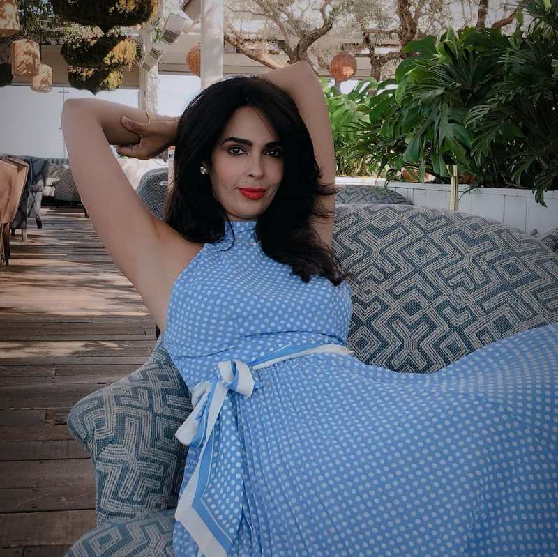 Actress mallika sherawat is winning hearts with her new glamorous and romantic looks images-Actressmallika, Mallikasherawat Photos,Spicy Hot Pics,Images,High Resolution WallPapers Download