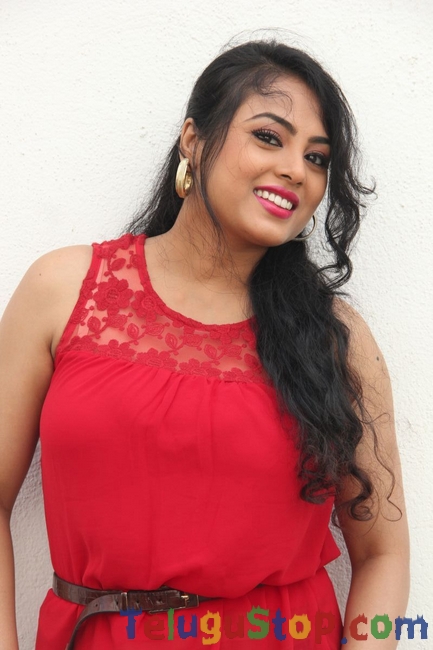 Actress meenakshi new stills- Photos,Spicy Hot Pics,Images,High Resolution WallPapers Download