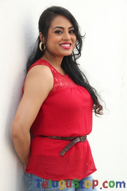 Actress meenakshi new stills- Photos,Spicy Hot Pics,Images,High Resolution WallPapers Download
