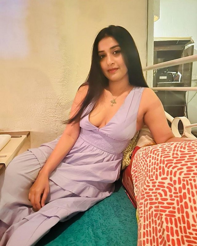 Actress meera jasmine looks teasing in social media followers-Meera Jasmine, Meerajasmine Photos,Spicy Hot Pics,Images,High Resolution WallPapers Download