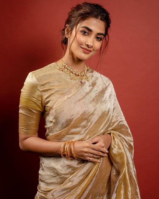 Actress pooja hegde looks pretty in this pictures-@poojahegde, Acharyaactress, Poojahegde, Actresspooja, Valmikipooja, Buttabomma, Cholipooja, Pooja, Pooja Hegde Photos,Spicy Hot Pics,Images,High Resolution WallPapers Download