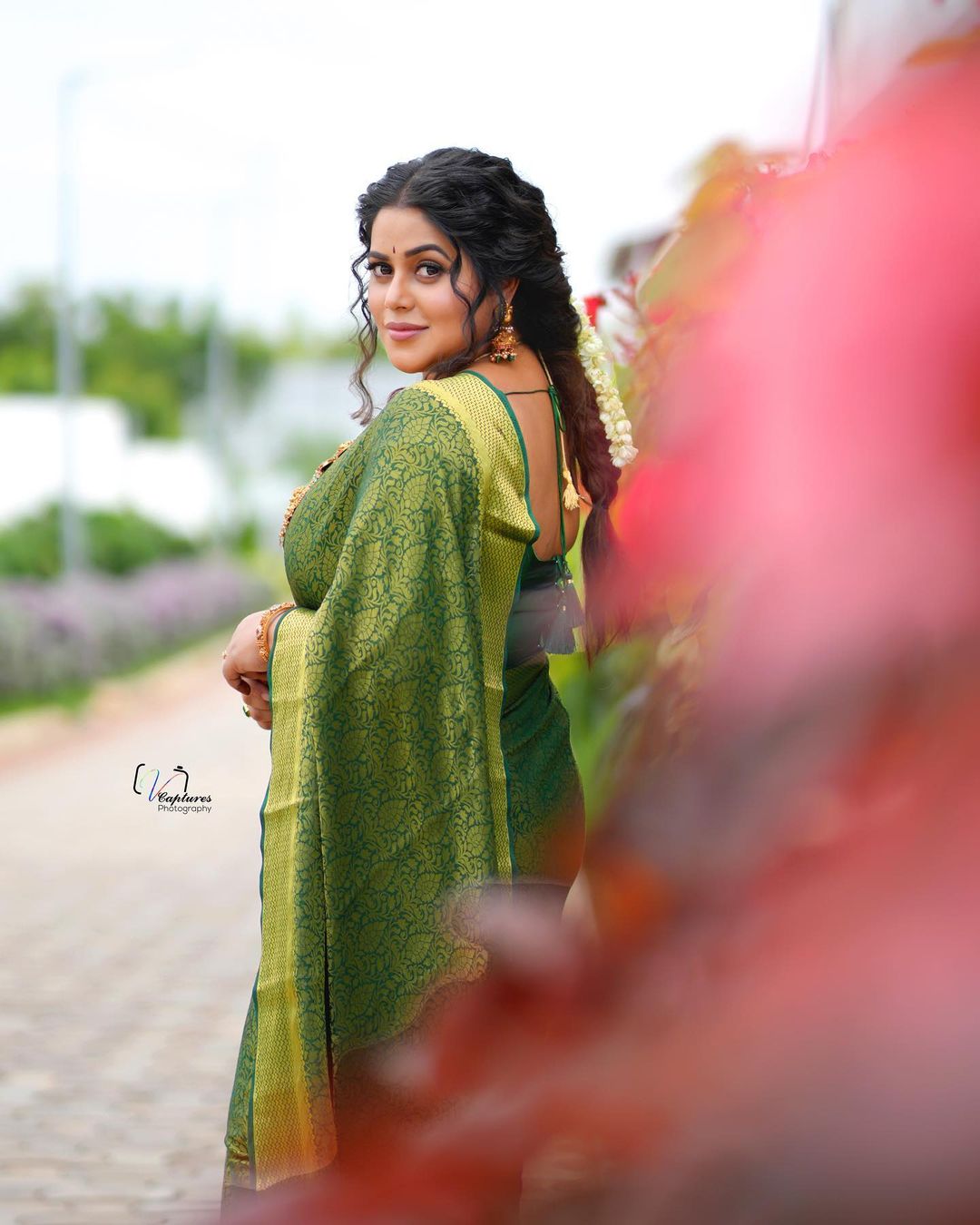 Actress poorna looks gorgeous in this saree outfit-Actress Poorna, Actressshamna, Poorna, Poorna Pics Photos,Spicy Hot Pics,Images,High Resolution WallPapers Download
