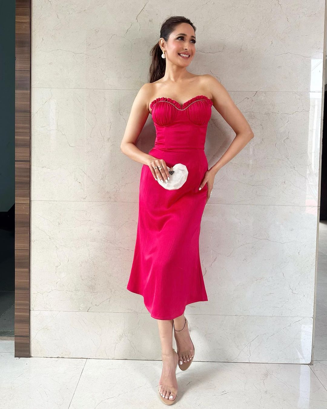 Actress pragya jaiswal hot clicks goes viral on social media-Actresspragya Photos,Spicy Hot Pics,Images,High Resolution WallPapers Download