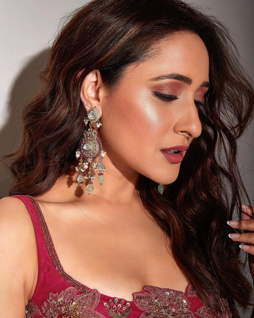 Actress pragya jaiswal looks graceful and beautiful in this images-Actresspragya, Pragya Jaiswal Photos,Spicy Hot Pics,Images,High Resolution WallPapers Download