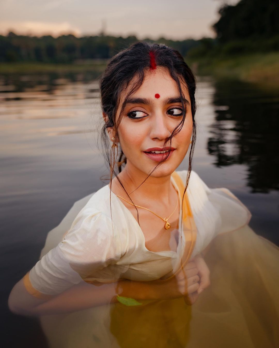 Actress priya prakash varrier latest looks goes viral on social media-Actresspriya, Priyaprakash Photos,Spicy Hot Pics,Images,High Resolution WallPapers Download